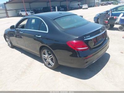 MERCEDES-BENZ E 300