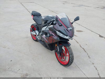 2025 Aprilia Rs