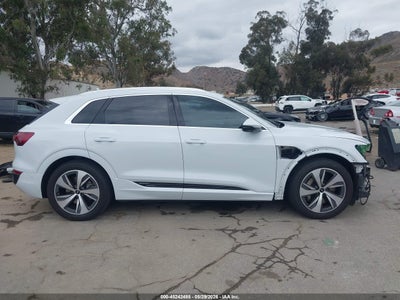 AUDI Q8 E-TRON