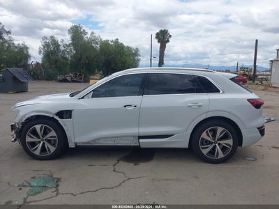 AUDI Q8 E-TRON