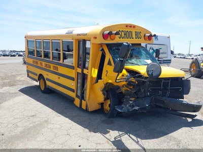 2013 Chevrolet Express Cutaway 4500 Diesel yellow Lot 111045248361 Vin 1GB6G5BL3D1187765