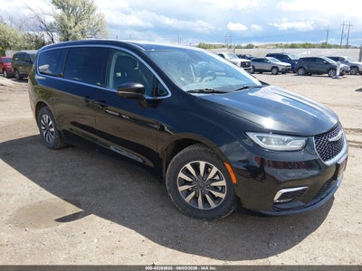 2023 Chrysler Pacifica Hybrid