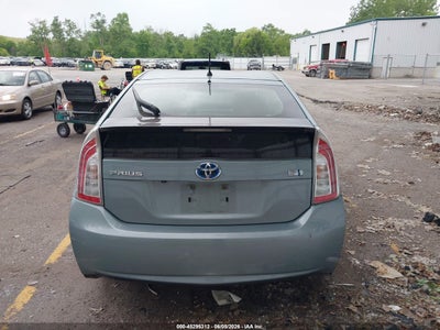 2015 TOYOTA PRIUS 16