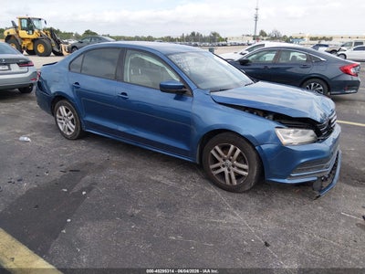3VW2B7AJ3JM240397 VOLKSWAGEN JETTA Photo 1