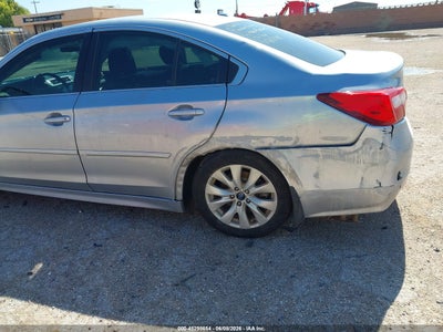 2015 SUBARU LEGACY 18