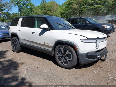 2024 Rivian R1S