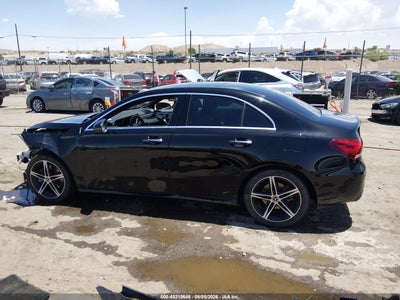 MERCEDES-BENZ A 220