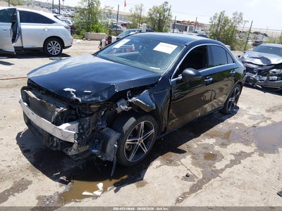 MERCEDES-BENZ A 220
