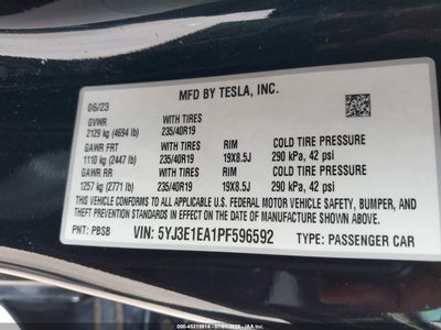 TESLA MODEL 3