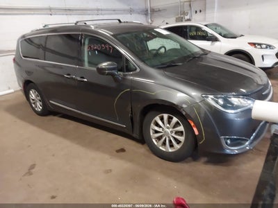 2C4RC1BGXJR110463 CHRYSLER PACIFICA Photo 1