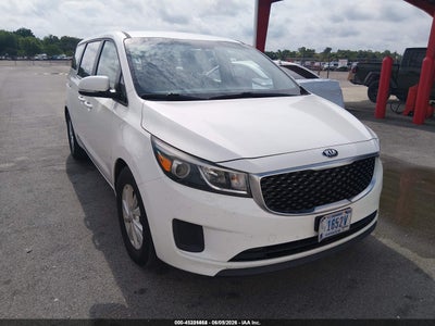 KNDMA5C11J6397670 KIA SEDONA Photo 1