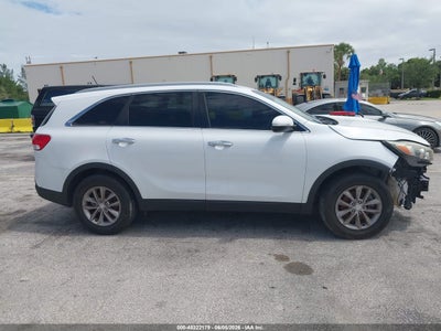 2017 KIA SORENTO 13
