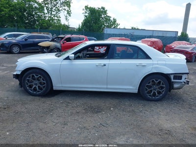 CHRYSLER 300