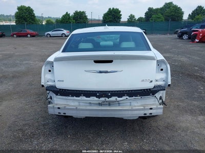 CHRYSLER 300