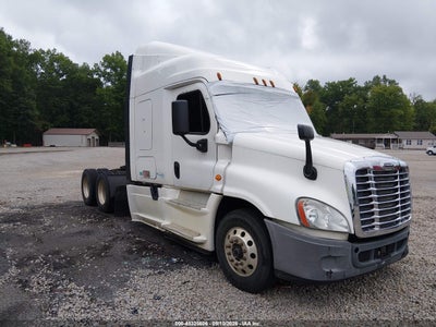 2015 Freightliner Cascadia 125