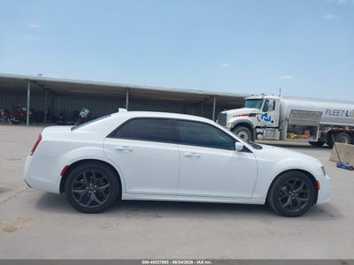 CHRYSLER 300
