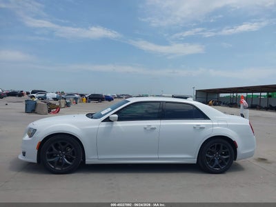 CHRYSLER 300