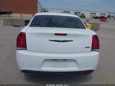 CHRYSLER 300