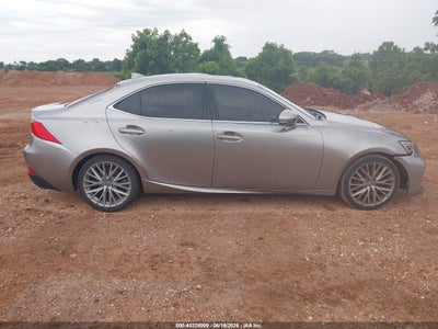 LEXUS IS 200T