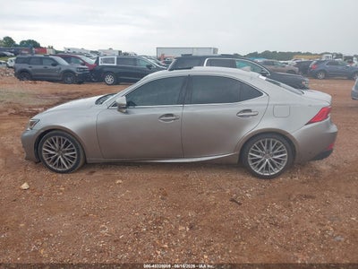 LEXUS IS 200T