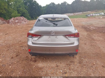 LEXUS IS 200T