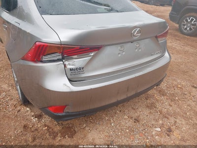 LEXUS IS 200T