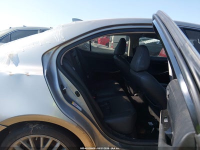 LEXUS IS 200T