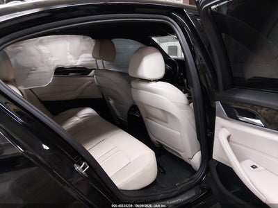 2017 BMW 540I 8