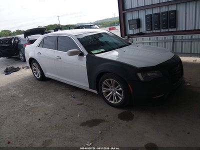 2018 Chrysler 300 Touring