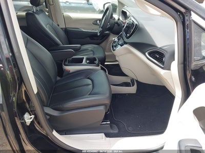CHRYSLER PACIFICA