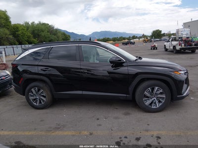 HYUNDAI TUCSON HYBRID