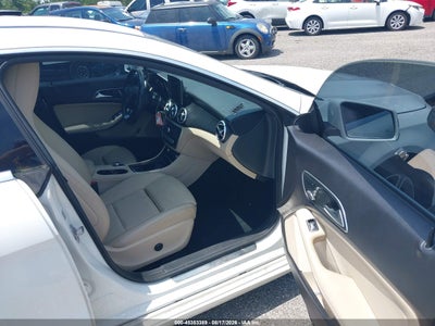 MERCEDES-BENZ CLA 250