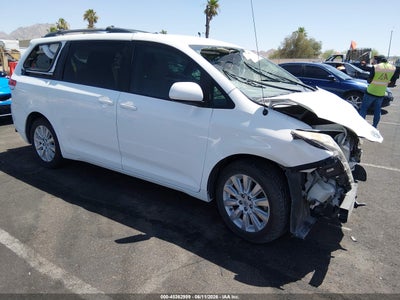 TOYOTA SIENNA