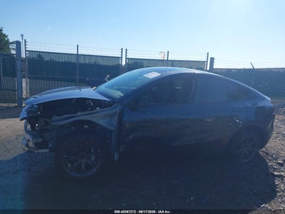 2025 TESLA MODEL Y 15