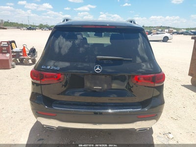 MERCEDES-BENZ GLB 250