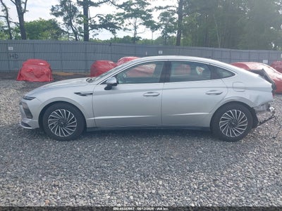 HYUNDAI SONATA HYBRID