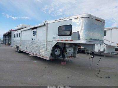 2007 Bloomer Gooseneck Horse Trai