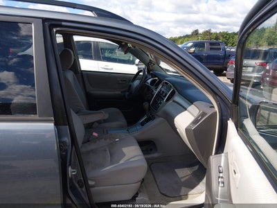 2004 TOYOTA HIGHLANDER