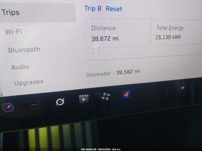 TESLA CYBERTRUCK