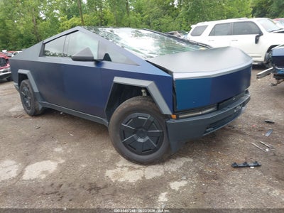 TESLA CYBERTRUCK