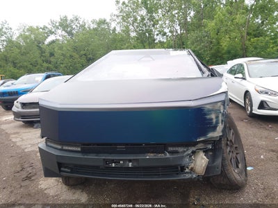 TESLA CYBERTRUCK
