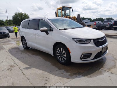 2023 Chrysler Pacifica Hybrid