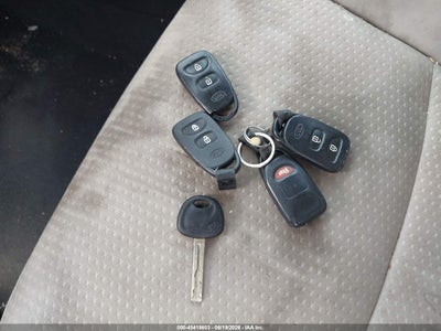 2011 KIA SORENTO LX