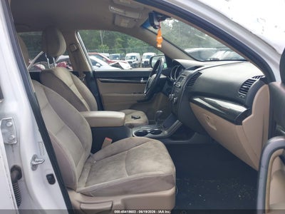 2011 KIA SORENTO LX