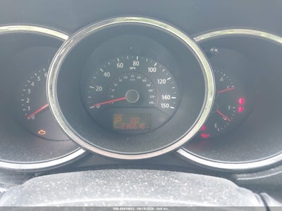 2011 KIA SORENTO LX