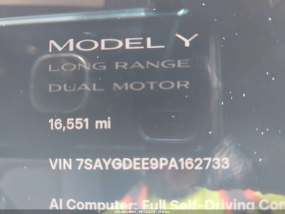 TESLA MODEL Y