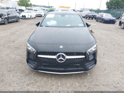 MERCEDES-BENZ A 220