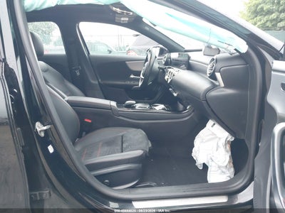 MERCEDES-BENZ A 220