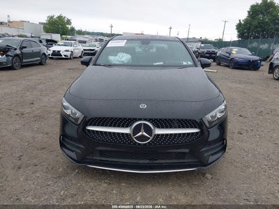 MERCEDES-BENZ A 220