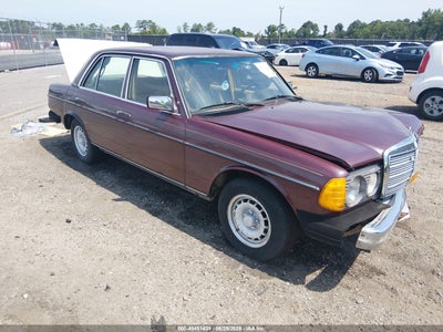 WDBAB33C3FA262473 MERCEDES-BENZ 300 Photo 1